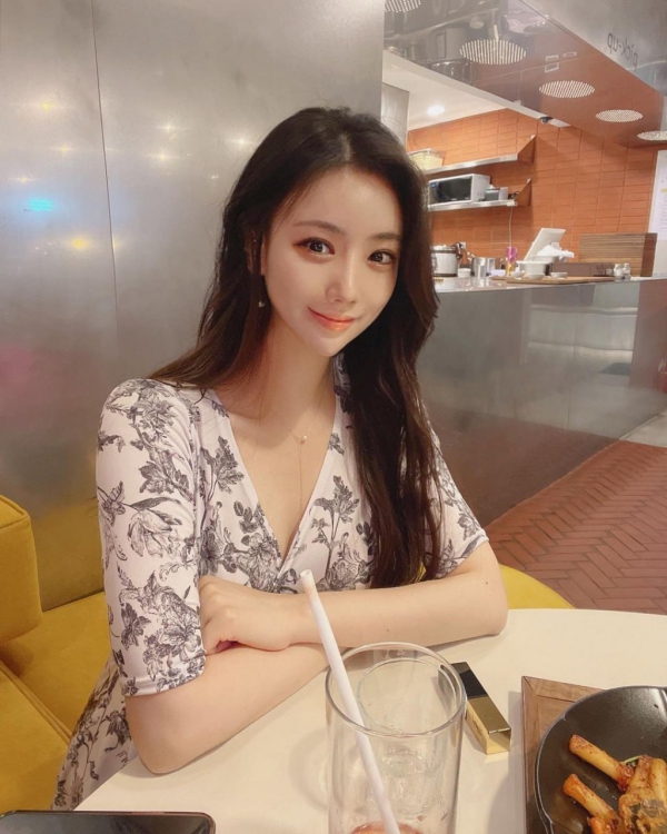 김별